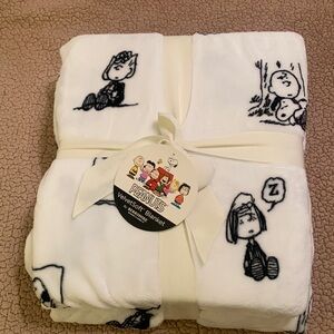 Peanuts Theme Blanket